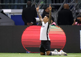 Botafogo e Palmeiras fizeram, com folga, o jogo do ano no futebol brasileiro. Uma epopeia nuançada que nos remete ao melhor da arte, da filosofia... Foto: Vítor Silva/Botafogo