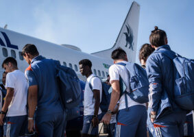 Elenco celeste viaja para Salvador.