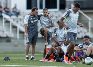 Na véspera do jogão de hoje, Milito já contou com Arana, de volta da seleção, nos treinamentos. Atuará este jogador, como ala/ponta, no momento ofensivo, ou qual um lateral mais tradicional, de modo geral?