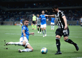 Em um clássico disputado, mas pobre em termos de chances de gol, o 0 a 0 refletiu bem o que ocorreu dentro de campo.