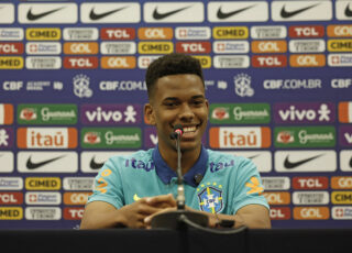 Dependendo do esquema escolhido por Dorival Júnior, Estevão, melhor jogador do campeonato brasileiro até aqui, pode merecer uma chance como titular na seleção brasileira.