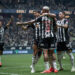 Deyverson fez ótima partida. Não só pelo gol. Se movimentou bastante, fez o pivô com qualidade... Mas o principal nome alvinegro, novamente, como quase sempre, foi ele: Hulk.