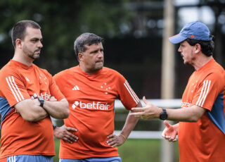 Fernando Diniz segue quebrando a cabeça para conceder ao seu escrete o mínimo de solidez, de organização, de compactação, de criatividade e organização defensiva, para o duelo dificílimo e decisivo, de hoje, contra o Palmeiras, no Mineirão.